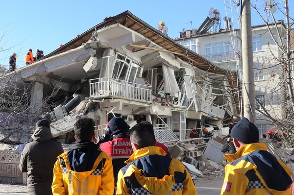 Comunidade internacional se junta para auxiliar Turquia e Síria após terremotos