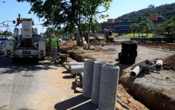 Prefeitura constrói área de convivência na área onde era localizado o Prédio Verde