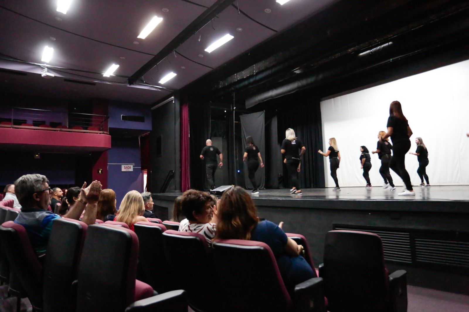 Ipreville homenageia servidores municipais que se aposentaram e pensionistas