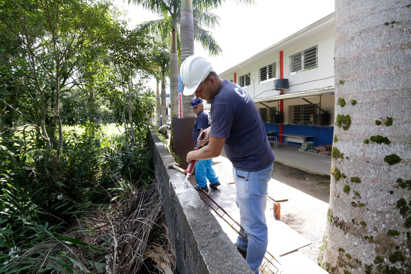 Prefeitura de Joinville inicia obras de ampliação na altura de cercamento das unidades educacionais