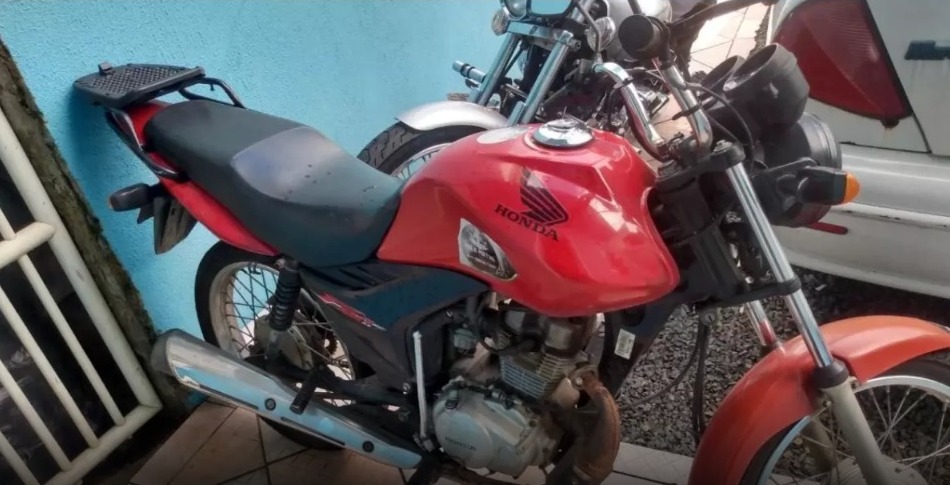 Polícia Militar recupera motocicleta no Iririú, em Joinville