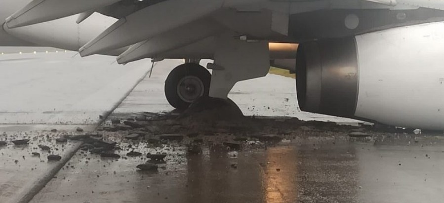 Avião derrapa, ultrapassa limites da pista e aeroporto em Florianópolis é fechado