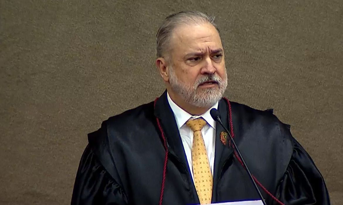 Augusto Aras encerra mandato na PGR criticando incompreensões