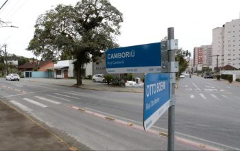 Prefeitura implementará faixa de conversão no entroncamento das ruas Camboriú e Otto Boehm