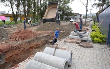 Prefeitura realiza a requalificação da drenagem na rua Major Navarro Lins