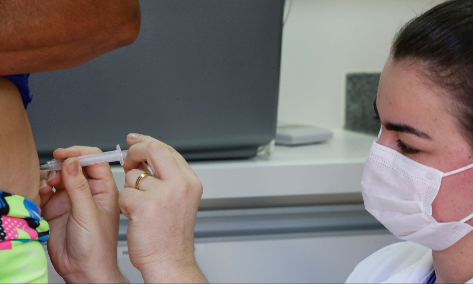 Joinville oferece reforço da vacina bivalente para maiores de 60 anos e imunocomprometidos com mais de 12 anos