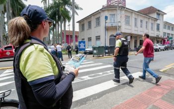 Joinville inicia campanha educativa voltada aos pedestres