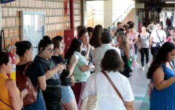 Candidatos realizam provas do concurso público da Secretaria de Educação da Prefeitura de Joinville