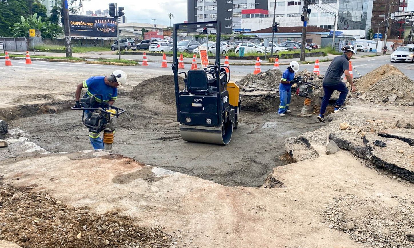 Águas de Joinville conclui manutenção emergencial em rede na rua Procópio Gomes