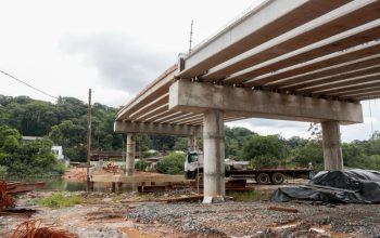 Obra da ponte sobre o Rio Cachoeira avança nas duas margens e estrutura começa a tomar forma