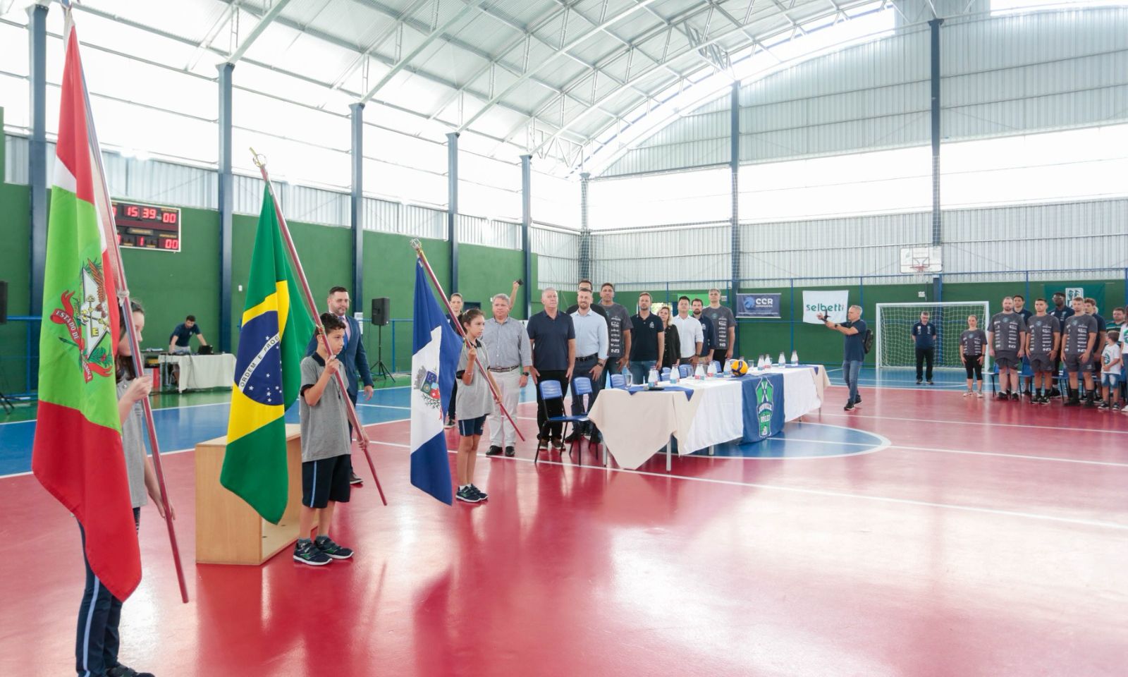 Parceria entre Prefeitura e Joinville Vôlei garante aulas para crianças do Jardim Paraíso