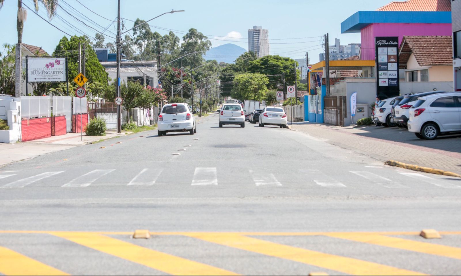 Rua Rio Grande do Sul recebe obra de requalificação asfáltica