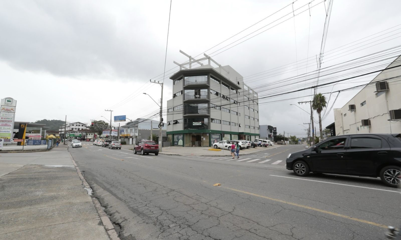 Prefeitura de Joinville implanta nova rotatória na Rua Tuiuti