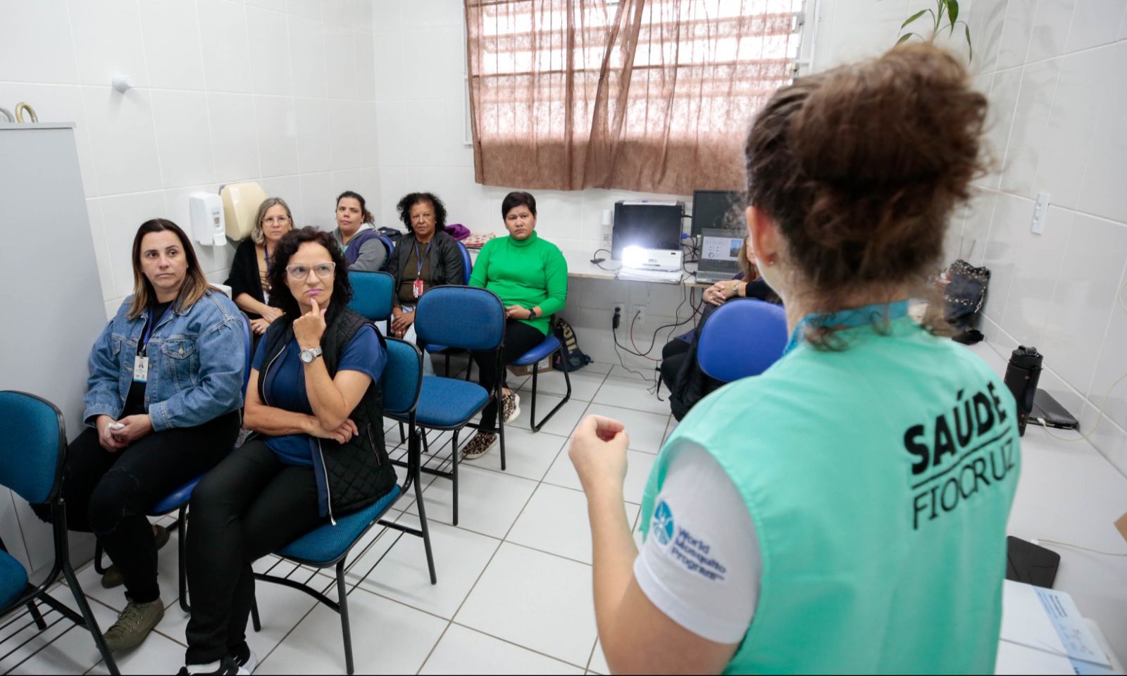 Profissionais de saúde de Joinville recebem capacitação sobre o método Wolbachia