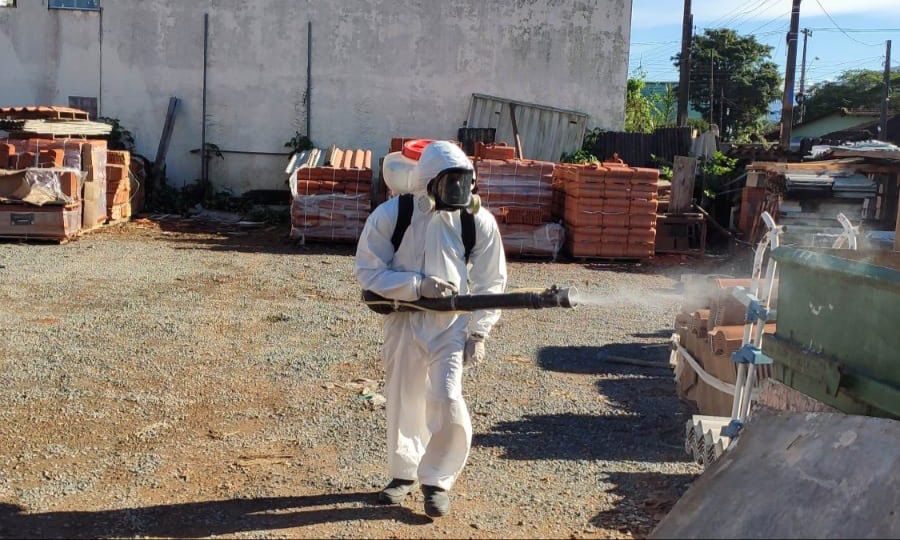 Mutirão de combate à dengue é realizado no bairro Costa e Silva