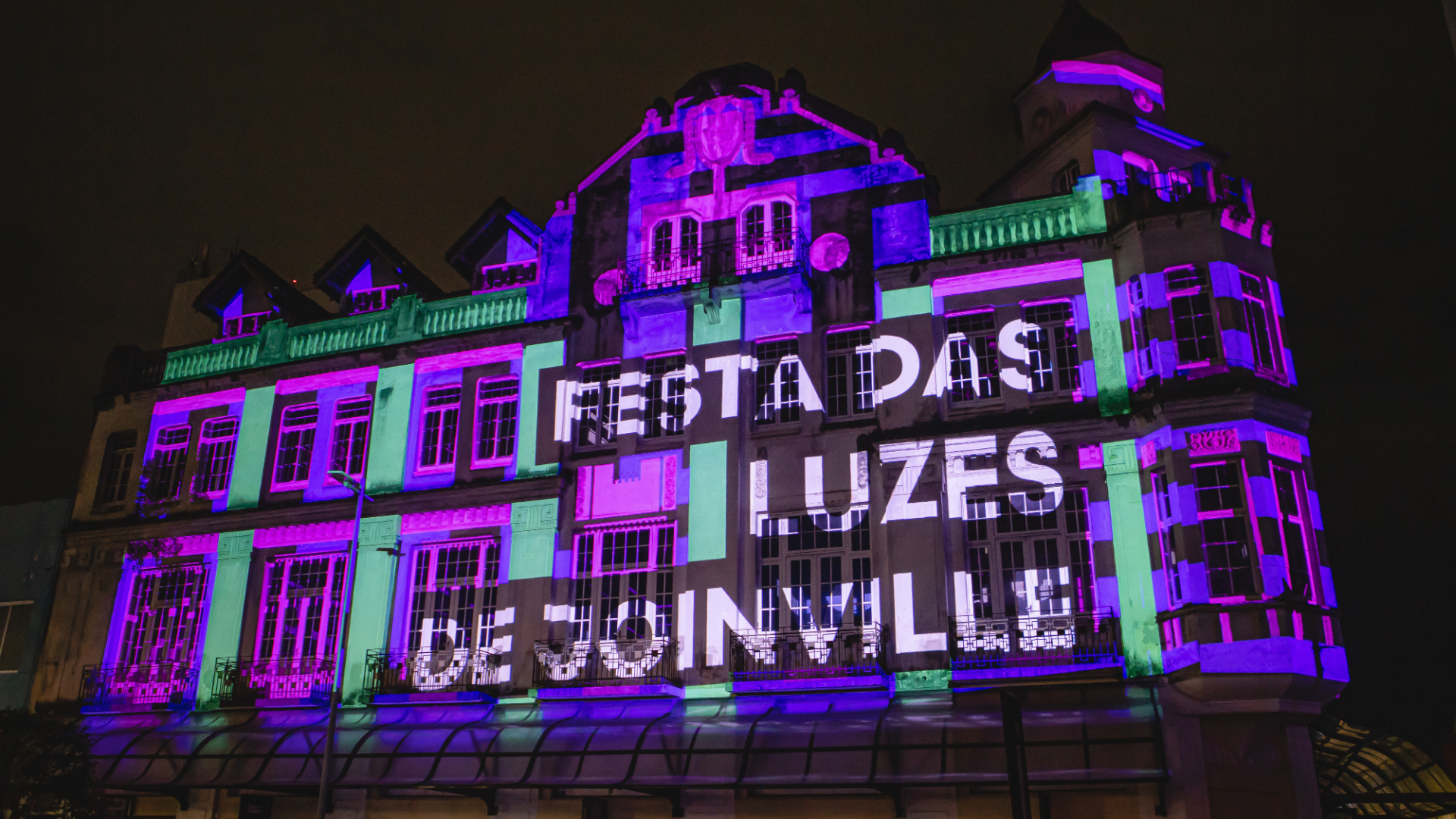 Festa das Luzes leva mais de 60 mil pessoas para o Centro de Joinville