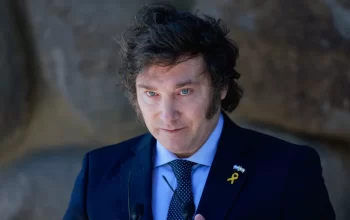 Milei pede apoio logístico do governo de SC para viagem ao Brasil