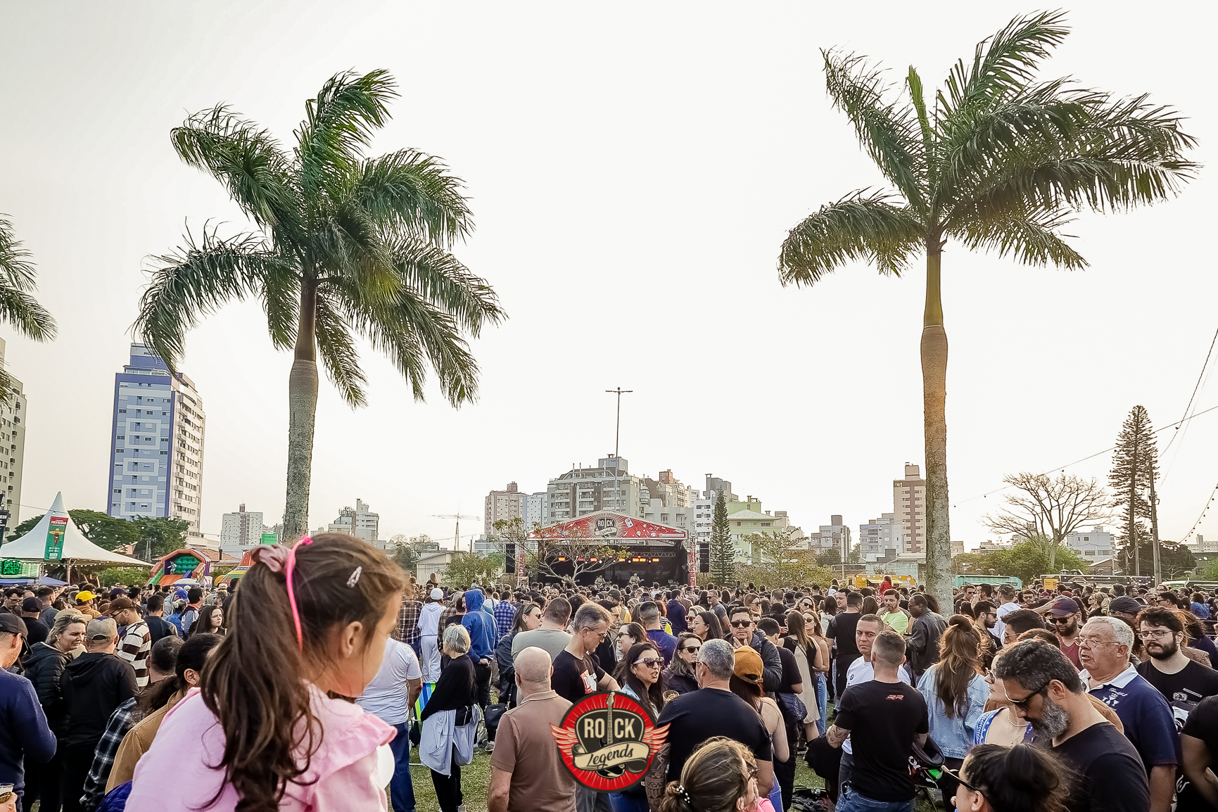 Joinville Rock Legends reúne famílias com muito rock, gastronomia e diversão gratuita