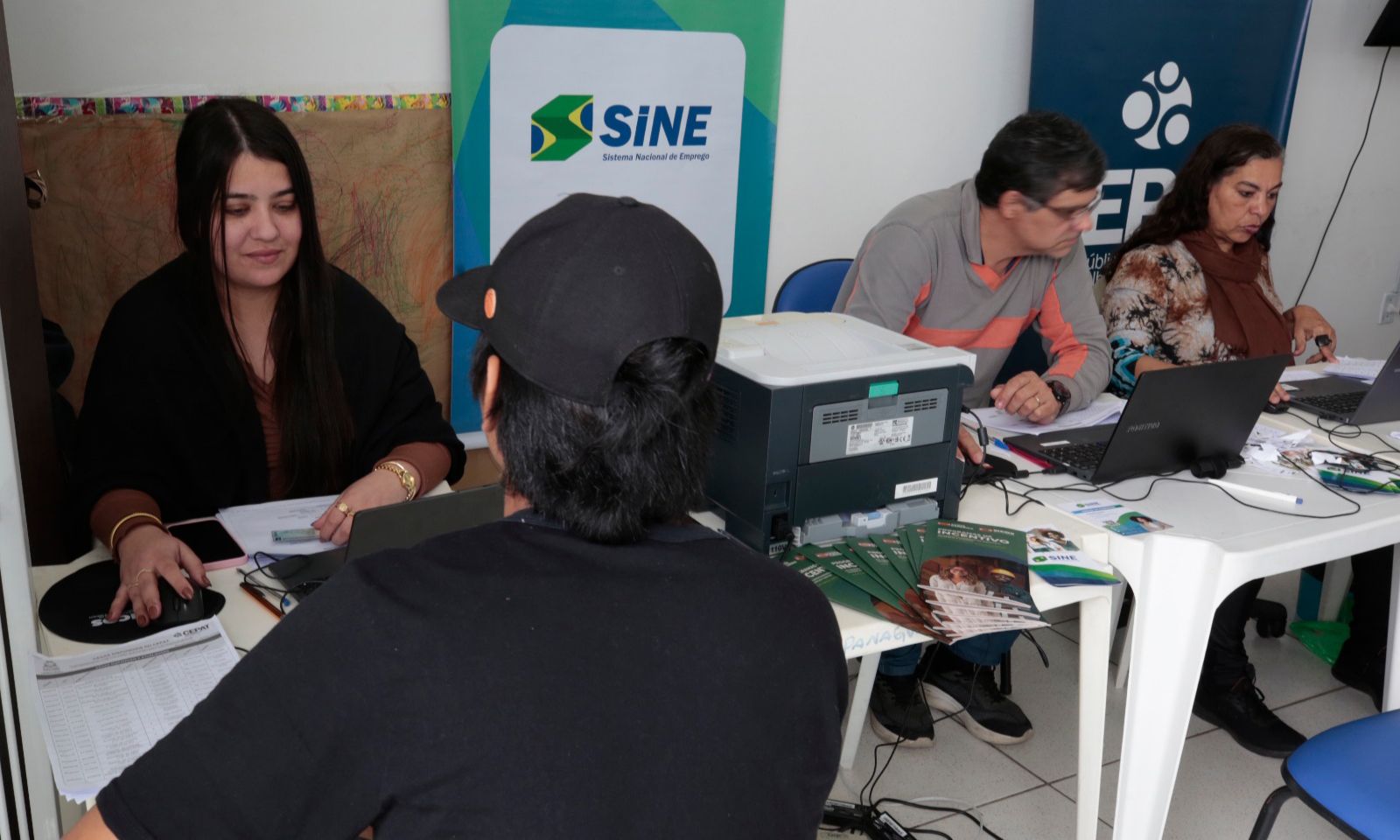 Feira de Oportunidades leva vagas de emprego e apoio a MEIs ao CRAS Pirabeiraba nesta quinta-feira