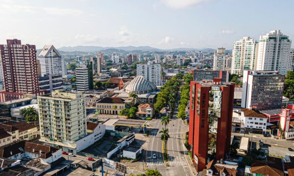 Feriado do Dia do Trabalhador altera serviços em Joinville; veja o que abre e fecha