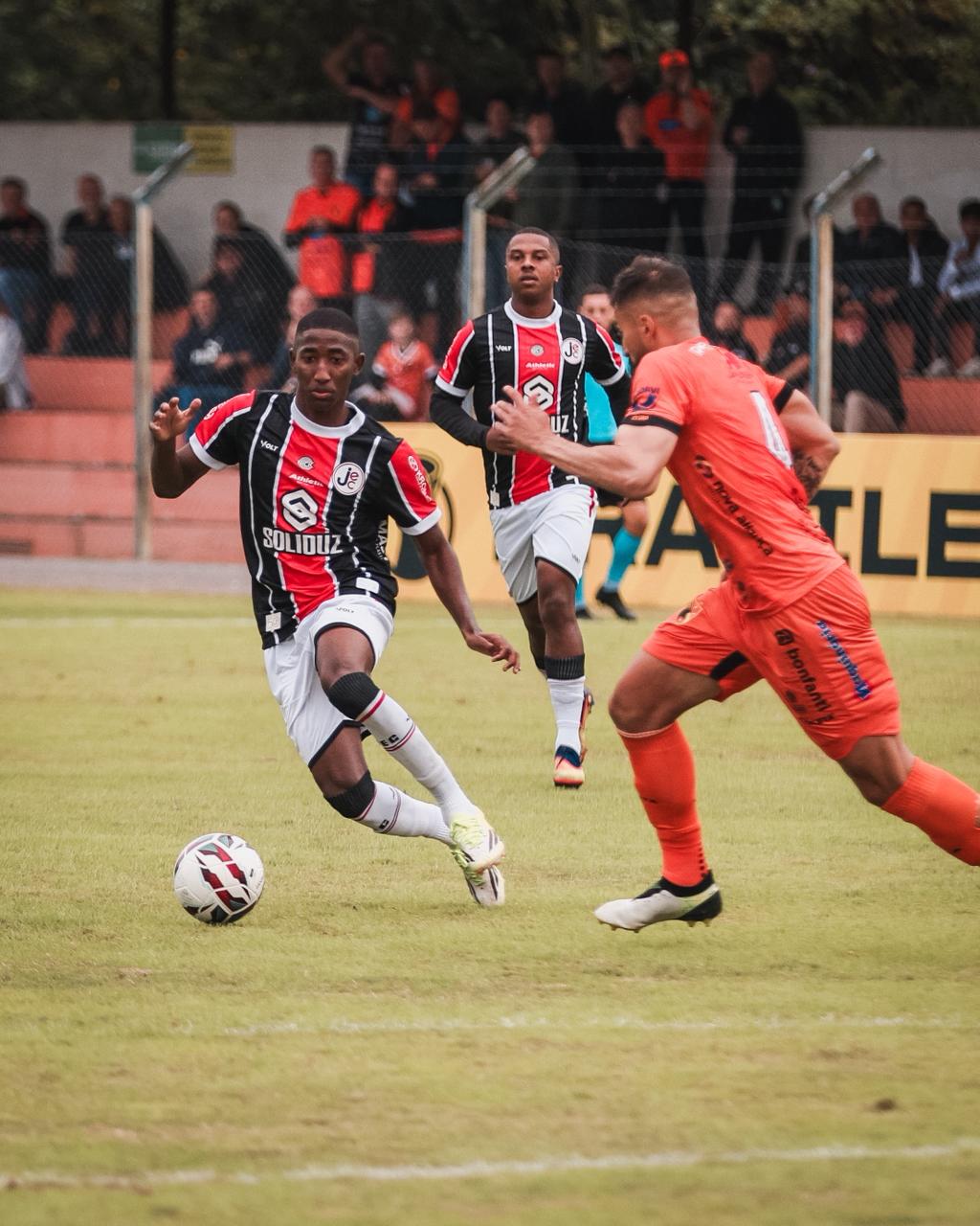 JEC perde para o Santa Catarina pela Série D, mas segue na zona de classificação