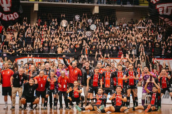 JEC/Krona vence na prorrogação, elimina Chopinzinho e avança às quartas da Copa LNF