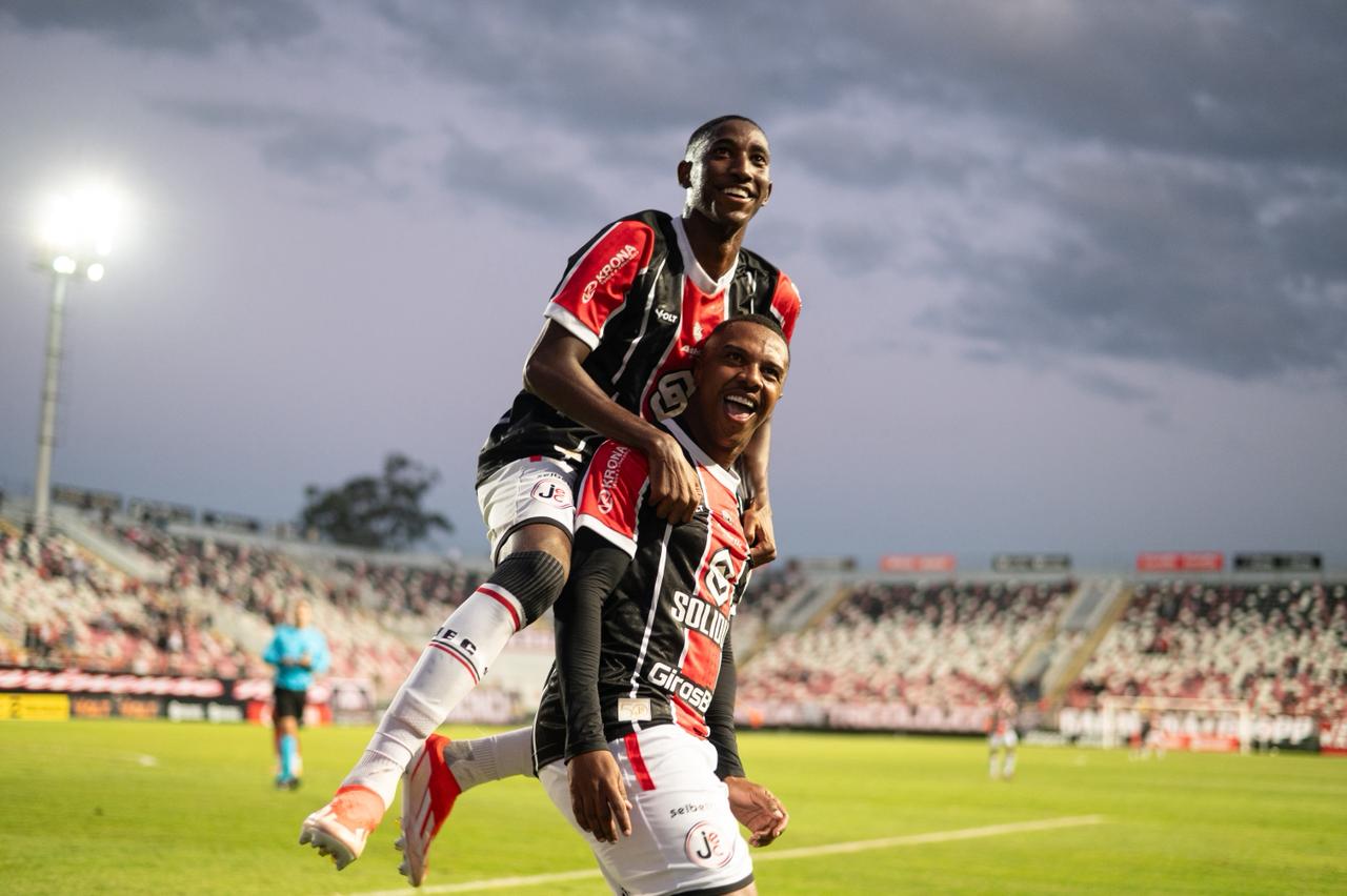 JEC bate Guarany de Bagé por 2 a 0 e fica perto da próxima fase da Série D