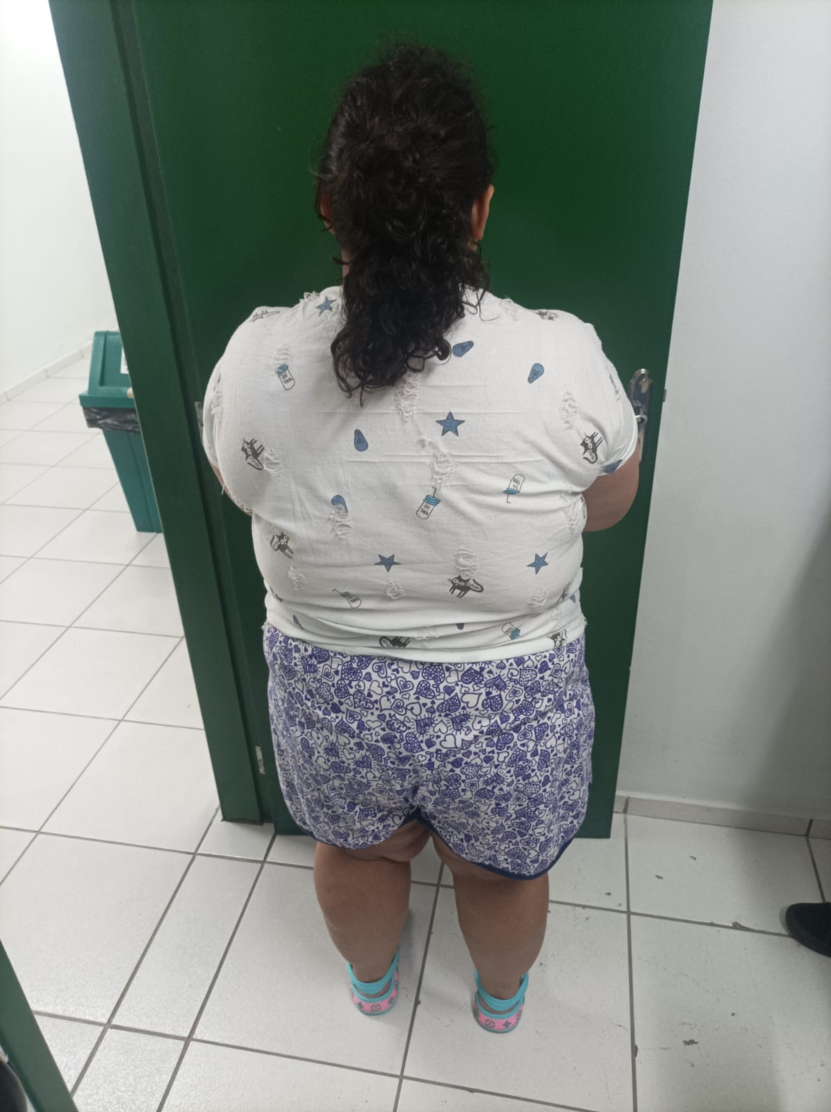 Mulher de 37 anos se passou por adolescente durante 14 meses e foi acolhida como filha por família de Joinville