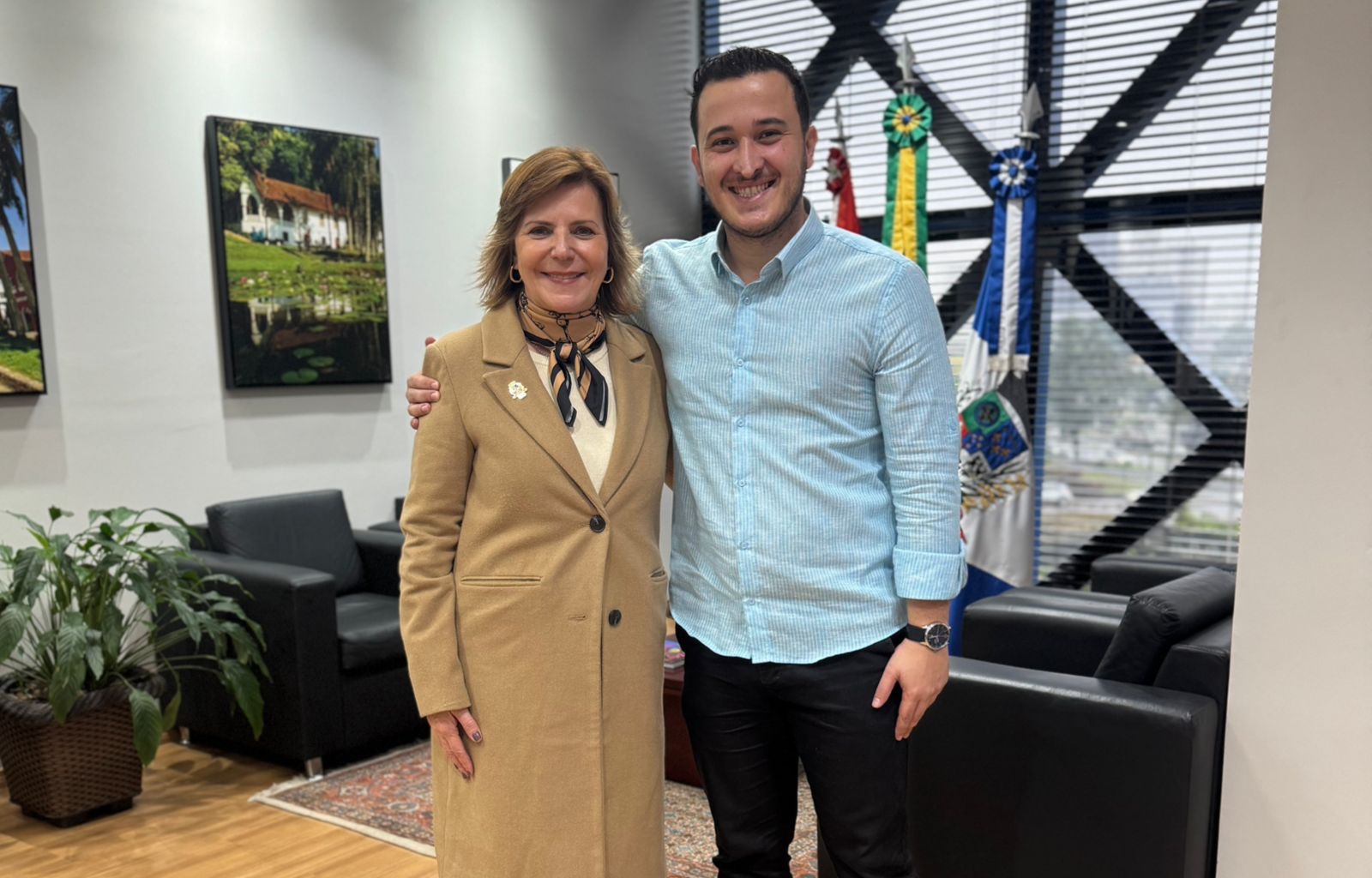 Lucas Souza assume liderança do governo e ganha força na disputa pela Câmara