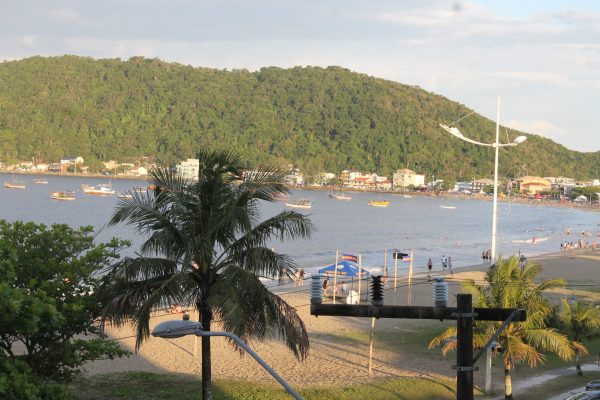 São Francisco do Sul tem seis praias e uma marina recomendadas para a Bandeira Azul 2026/2027