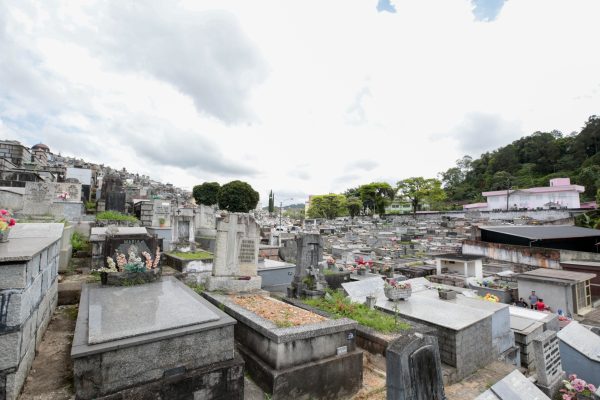 Moradores questionam projeto de crematório no Atiradores antes de audiência pública